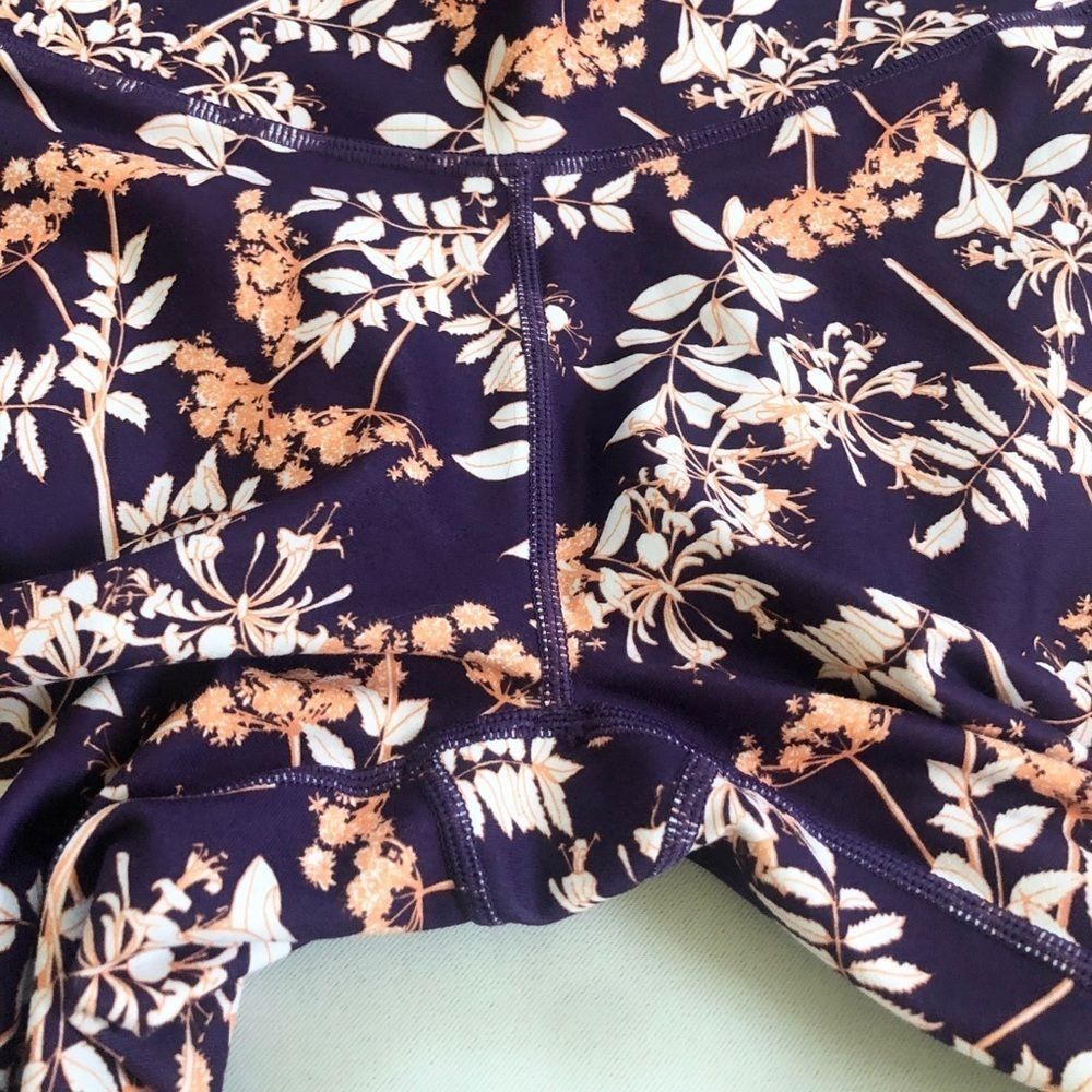 Fabletics Mid Rise PowerHold Capri - Picture 10 of 12